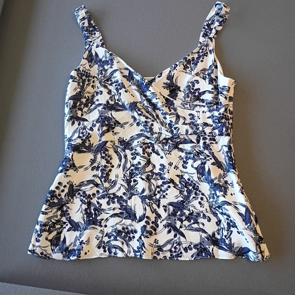 Donna Karan White Top with Blue Floral Print Size Medium Side Zipper fully Lined - Picture 2 of 10